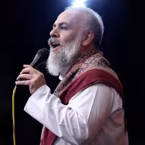 مولودی امشب دنیا مهمون تولد بهاره محمد کمیل